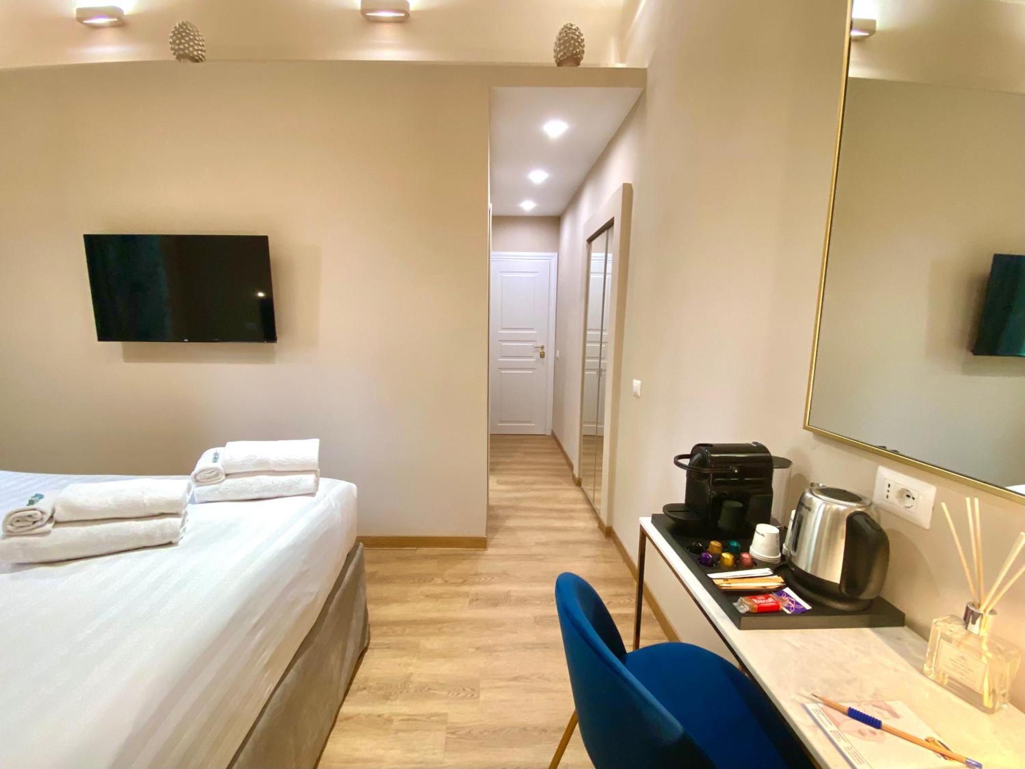 Queen Of Rome Luxury Rooms Exterior foto