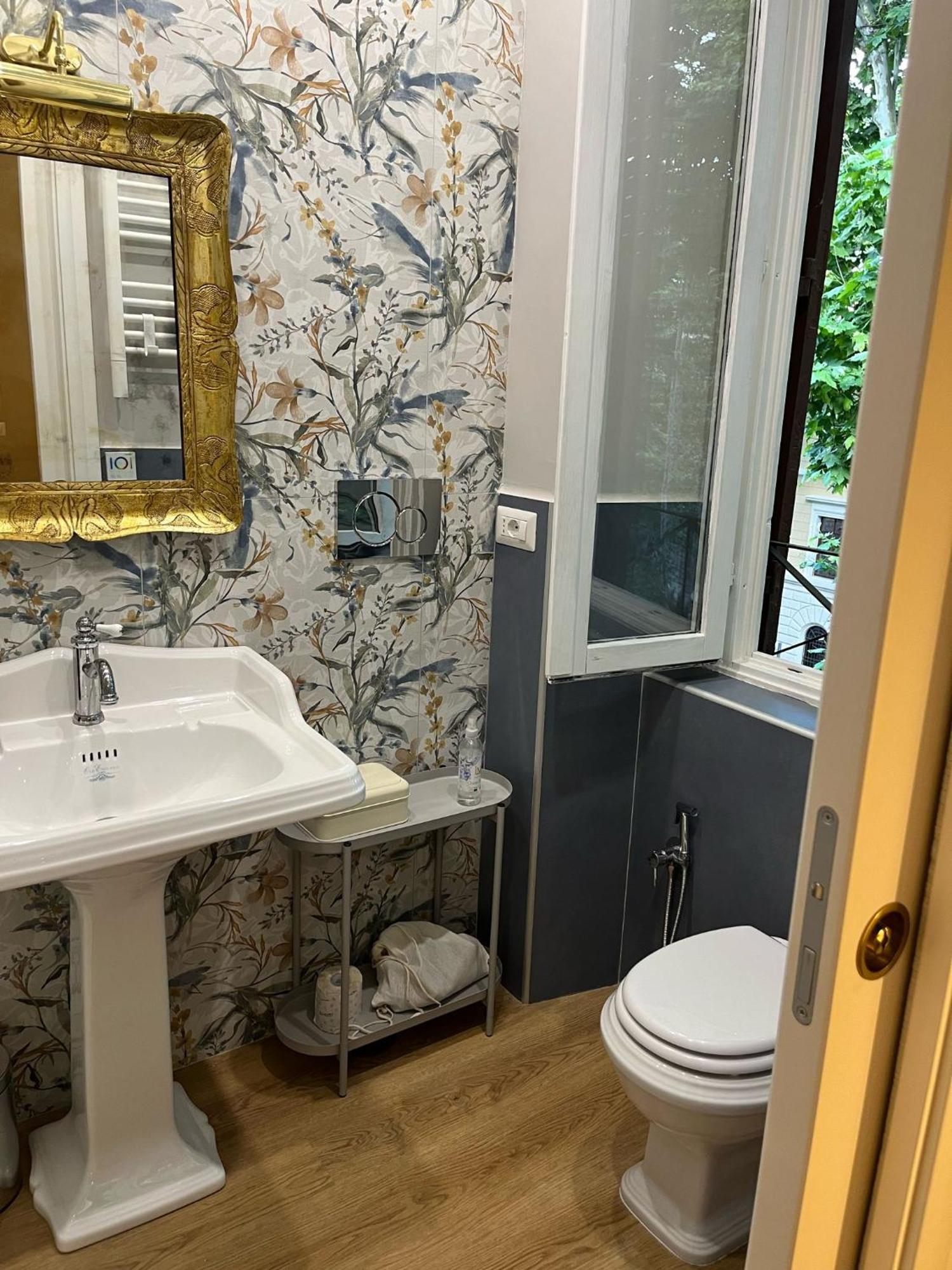 Queen Of Rome Luxury Rooms Exterior foto