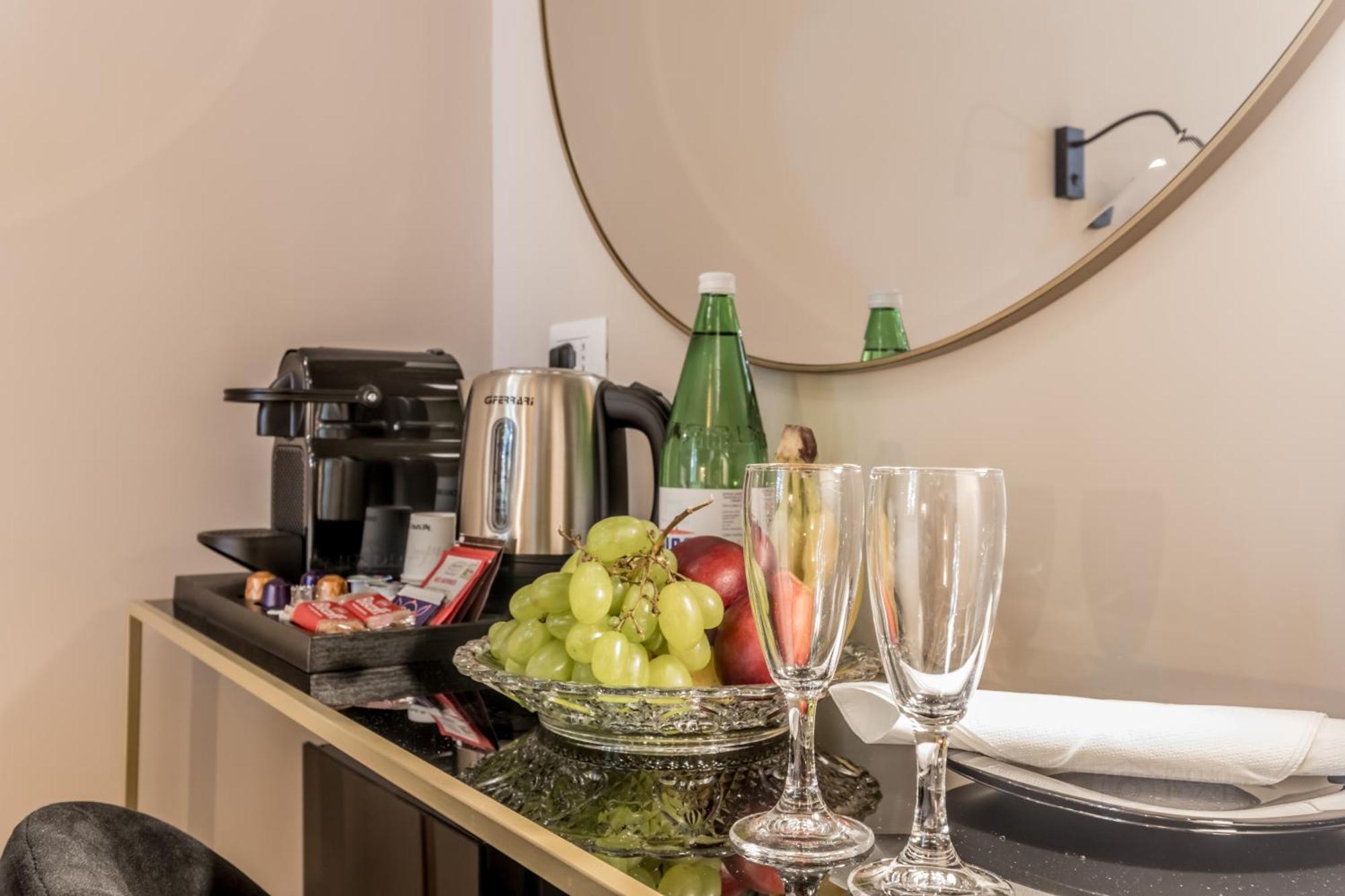 Queen Of Rome Luxury Rooms Exterior foto